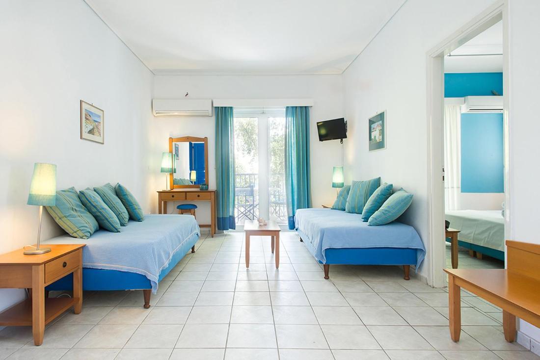 Daphne'S Club Hotel Apartments Ксилокастрон Екстериор снимка