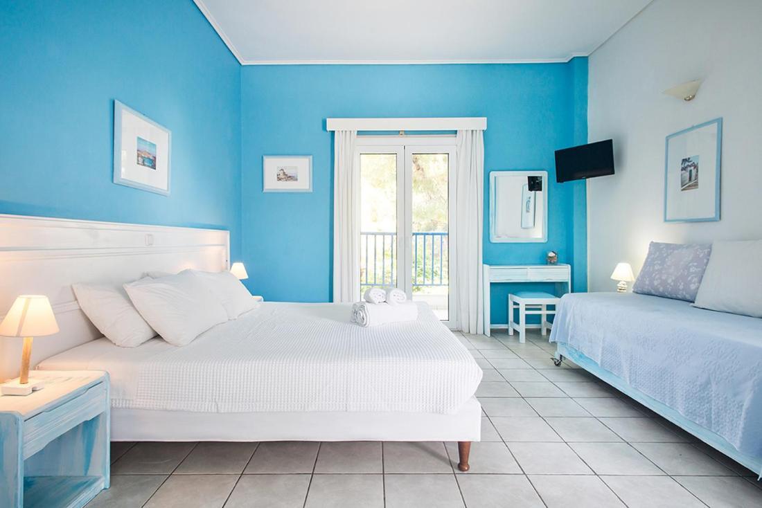Daphne'S Club Hotel Apartments Ксилокастрон Екстериор снимка