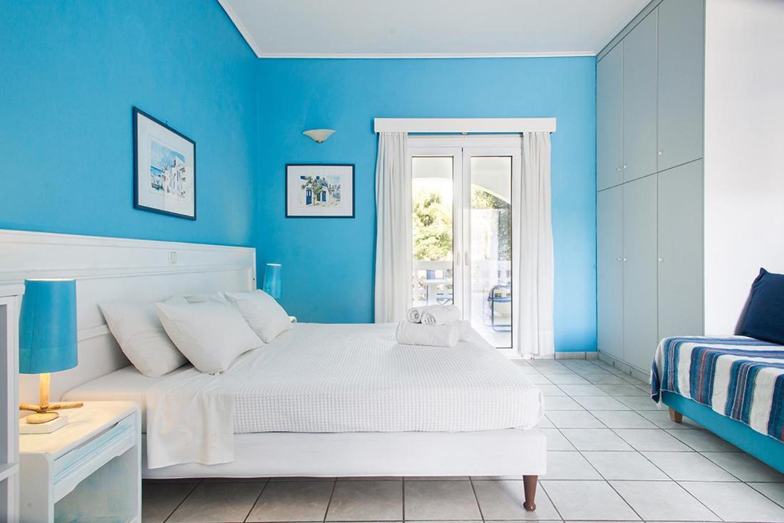 Daphne'S Club Hotel Apartments Ксилокастрон Екстериор снимка
