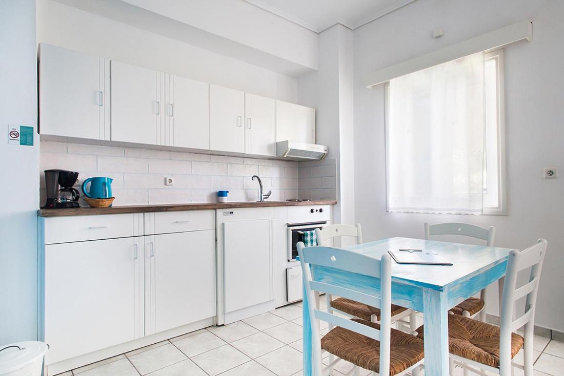 Daphne'S Club Hotel Apartments Ксилокастрон Екстериор снимка