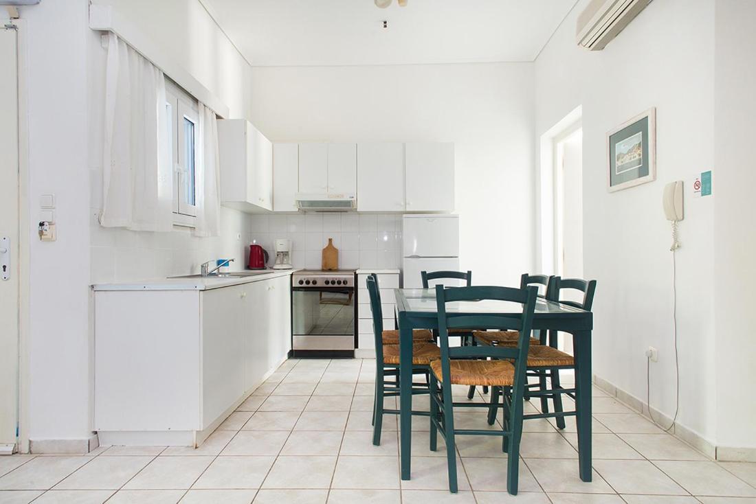 Daphne'S Club Hotel Apartments Ксилокастрон Екстериор снимка